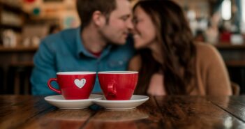 Dating Cafe: Der Weg zur erfolgreichen Dating-Plattform (Foto: AdobeStock Curioso.Photography _808221233)